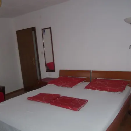Lucija Trogir